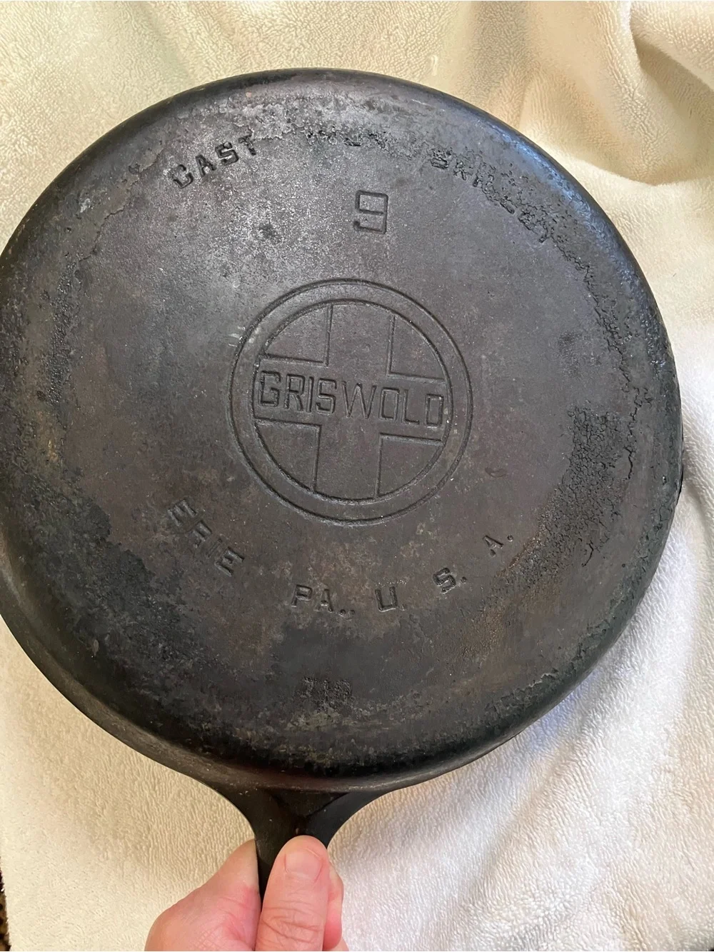 Antique Griswold #9 Cast Iron Skillet frying pan